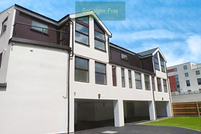 2 Bedroom Flat To Rent In - London Road, Camberley, GU15