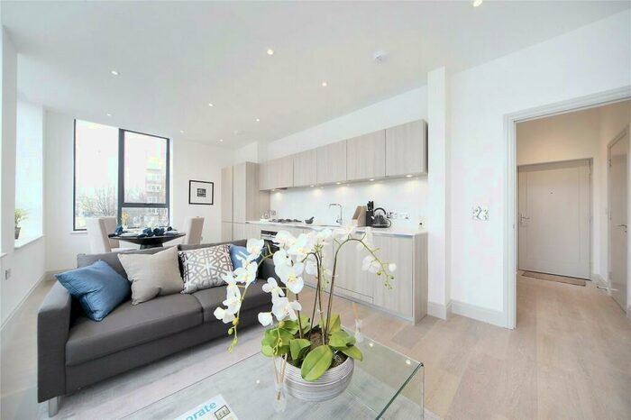 1 Bedroom Flat To Rent In York Road, Battersea, London, SW11