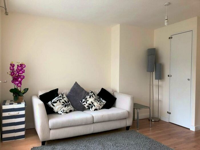 3 Bedroom Terraced House To Rent In Kingsclere Road, Bicester, OX26