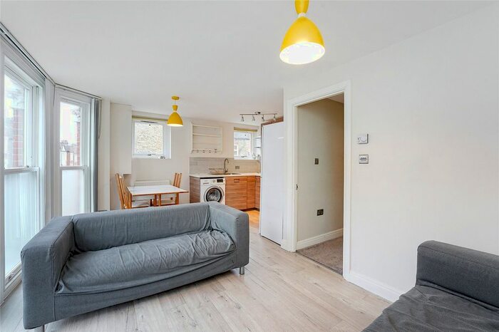 2 Bedroom Flat To Rent In Cathles Road, Clapham, SW12