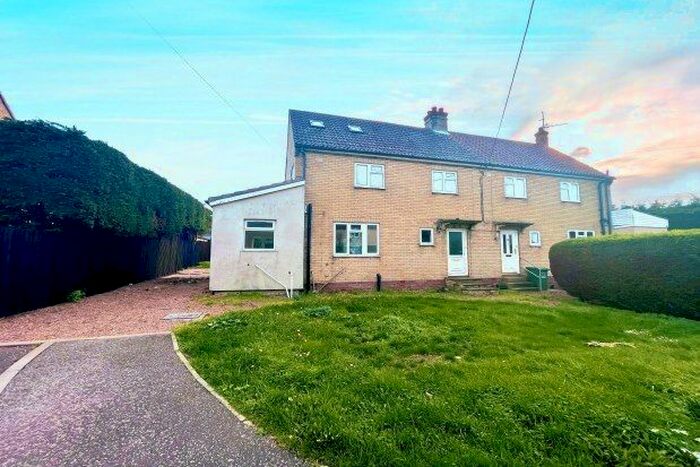 4 Bedroom Semi-Detached House To Rent In South Close, Holt, NR25