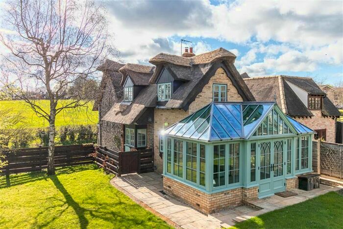 3 Bedroom Semi-Detached House For Sale In Flint Cottages, The Street, Royston, SG8