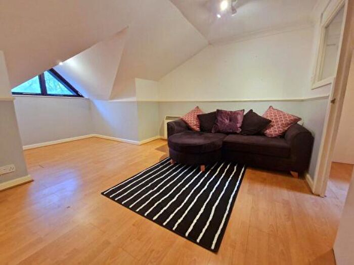1 Bedroom Flat To Rent In South East Road, Southampton, SO19