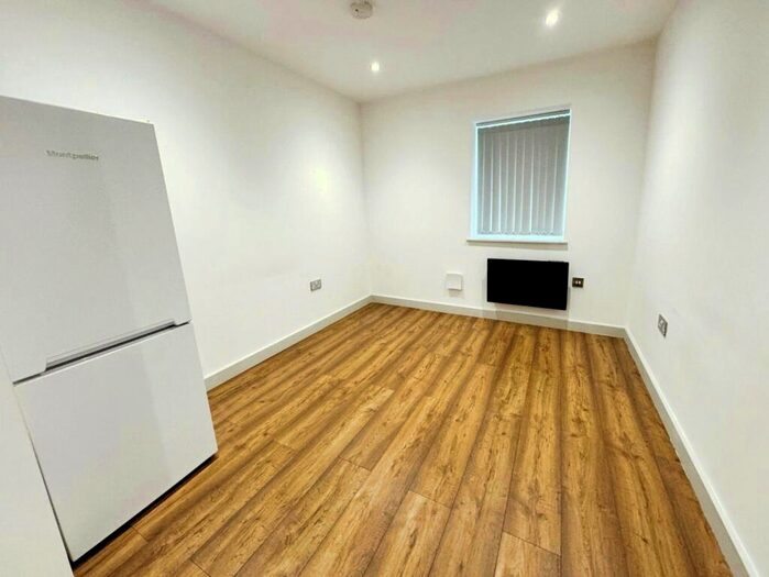 1 Bedroom Flat To Rent In Lower Mill Street, Kidderminster, Worcestershire, DY11