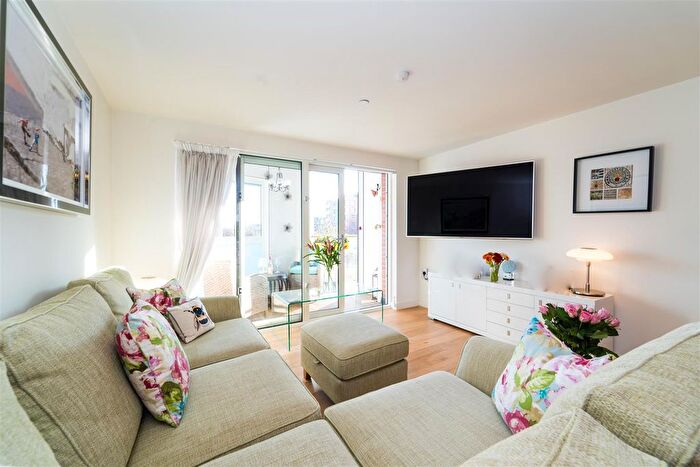 2 Bedroom Flat To Rent In The Hatbox, Munday Street, New Islington, M4