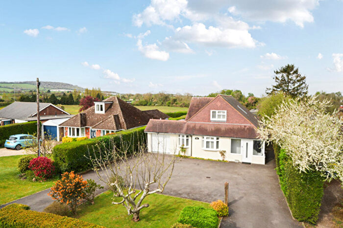 4 Bedroom Detached House For Sale In Bledlow Road, Princes Risborough, HP27