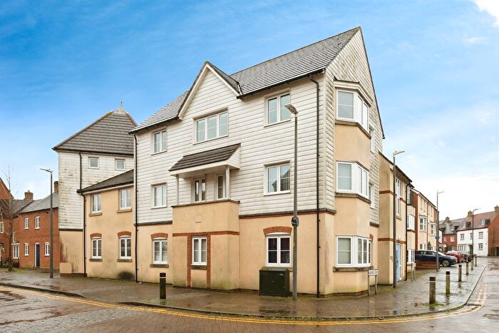 2 Bedroom Flat For Sale In Bluebell Road, Kingsnorth, Ashford, TN23