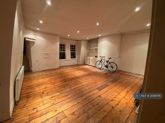 1 Bedroom Flat To Rent In Rosslyn Hill, London, NW3