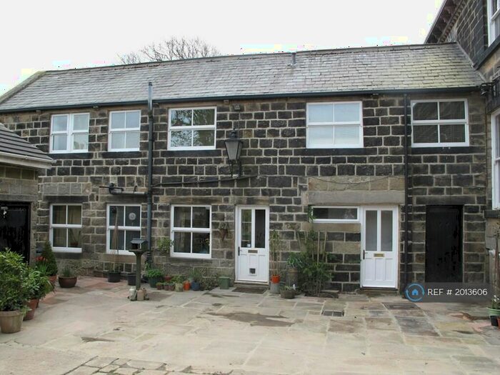 2 Bedroom Flat To Rent In West Hill Grange, Horsforth, Leeds, LS18