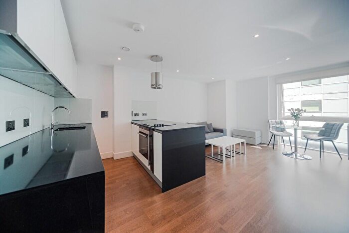 1 Bedroom Apartment For Sale In Whitechapel High Street, London, E1