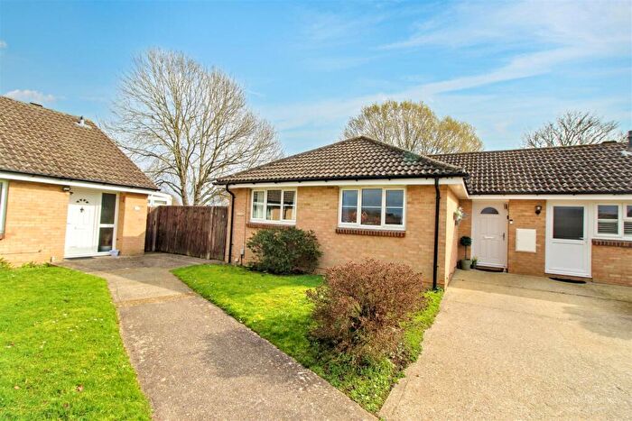 2 Bedroom Terraced Bungalow For Sale In Condor Close, Tilehurst, Reading, RG31