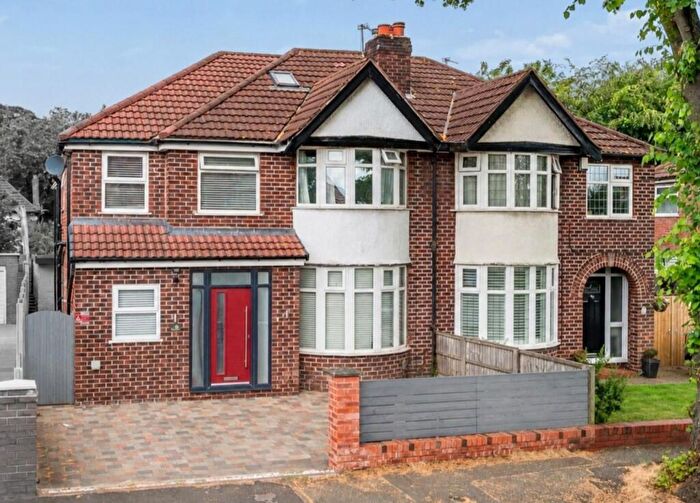5 Bedroom Semi-Detached House For Sale In Langdale Road, Sale, M33
