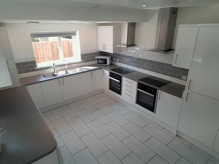 7 Bedroom Property To Rent In Bernard St, Uplands, Swansea, SA2