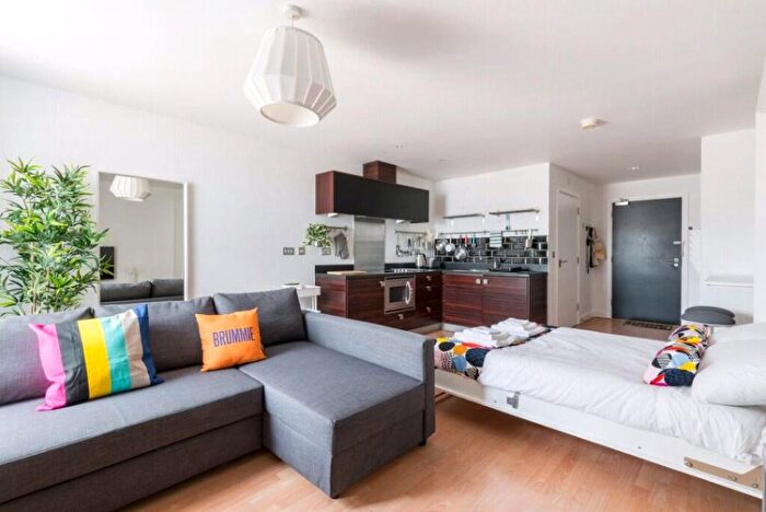 Apartment To Rent In Sherborne Street, Birmingham, B16
