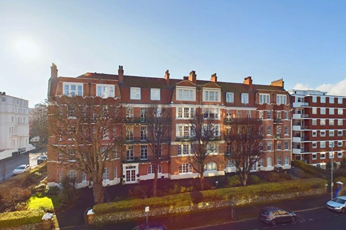 3 Bedroom Flat For Sale In Hartington Place, Eastbourne, BN21