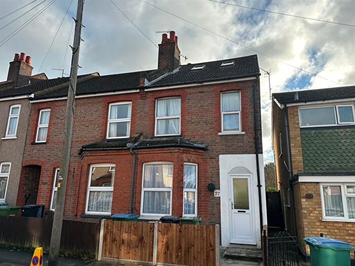 4 Bedroom Semi-Detached House To Rent In Holywell Road, Watford, WD18