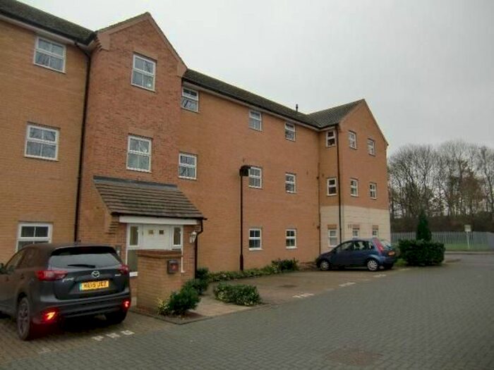 2 Bedroom Flat To Rent In The Meadows, Watford WD25