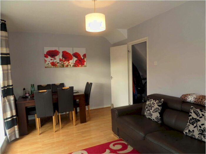 2 Bedroom Flat To Rent In Towfield Road, Feltham, TW13