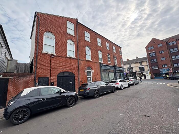 2 Bedroom Maisonette For Sale In Chelsea Road, Southsea, Portsmouth, PO5