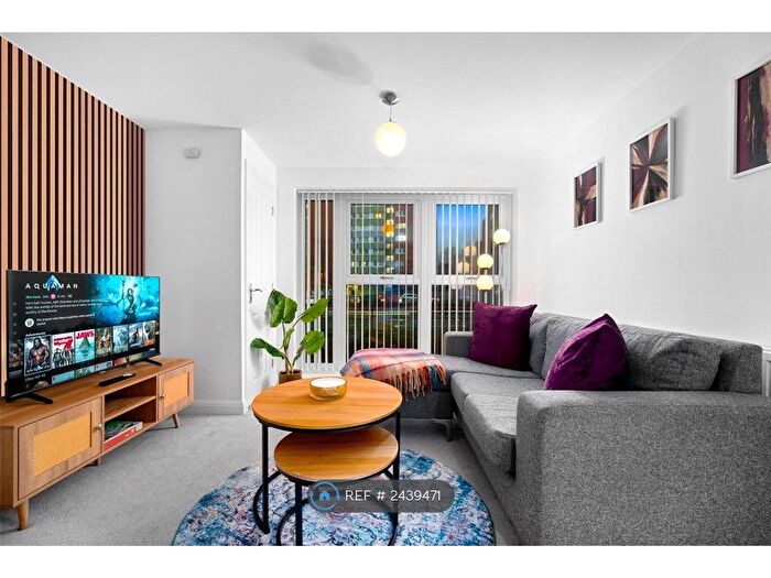 2 Bedroom Flat To Rent In Waterway House, Birmingham City Centre, B5