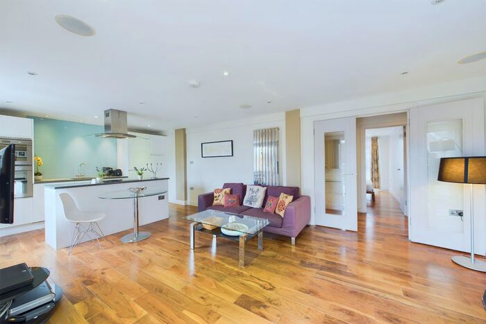 3 Bedroom Flat To Rent In Hampden Gurney Street, Marylebone, London, W1H