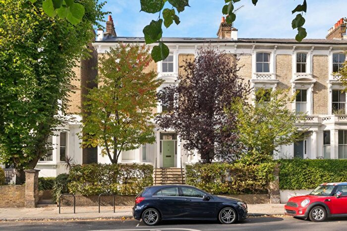3 Bedroom Flat For Sale In Cambridge Gardens, North Kensington, W10