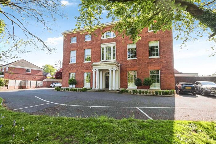 1 Bedroom Apartment For Sale In Compton Drive, Kingswinford, DY6