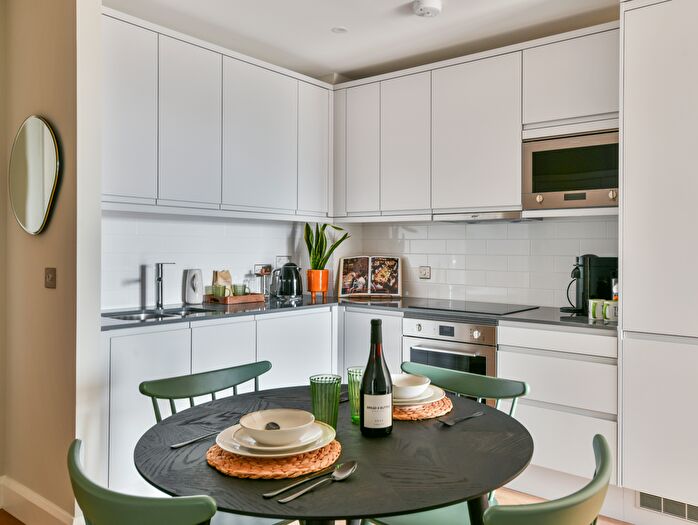 2 Bedroom Flat To Rent In The Lark, Nine Elms, SW11