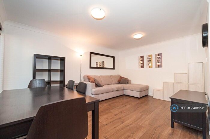 2 Bedroom Flat To Rent In Bywater Place, London, SE16