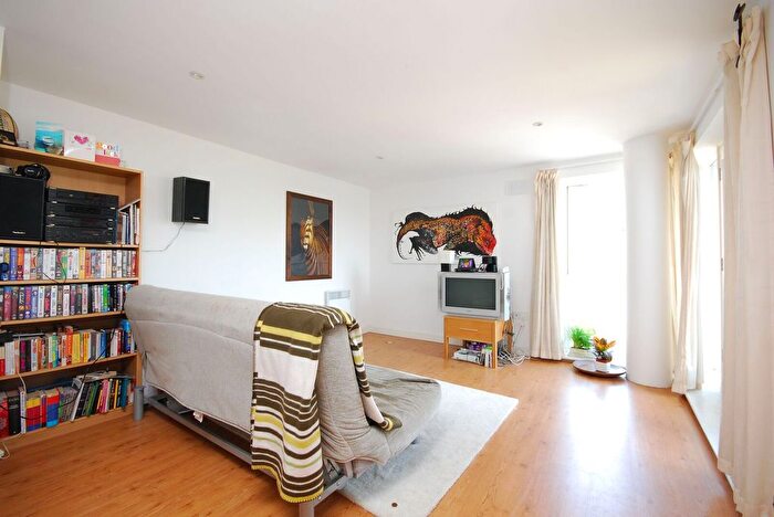1 Bedroom Flat To Rent In Tredegar Road, Bow, London, E3