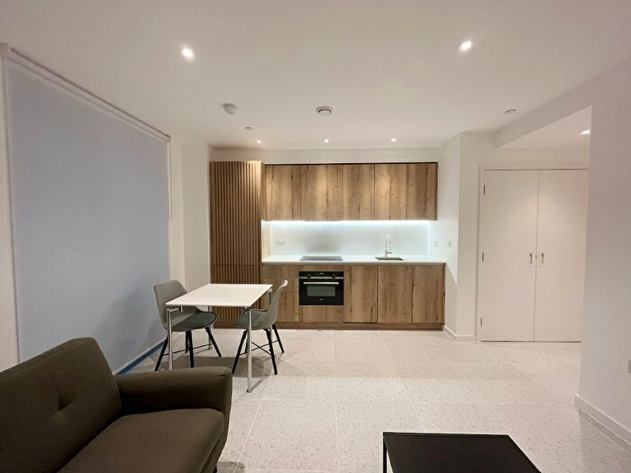 1 Bedroom Flat To Rent In Tapestry Way, London, E1