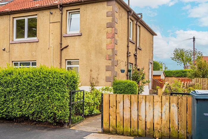 3 Bedroom Maisonette To Rent In Grierson Crescent, Trinity, Edinburgh, EH5