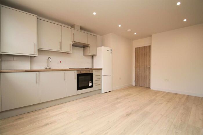 1 Bedroom Apartment To Rent In Roman Road, London, E3