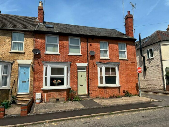 3 Bedroom Terraced House To Rent In Wolverton Road, Stony Stratford, Milton Keynes, MK11