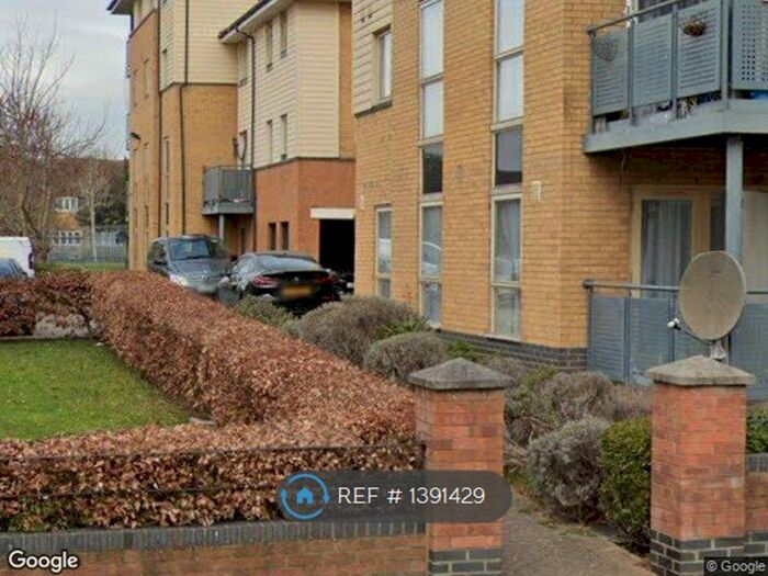 2 Bedroom Flat To Rent In Melling Drive, Enfield, EN1