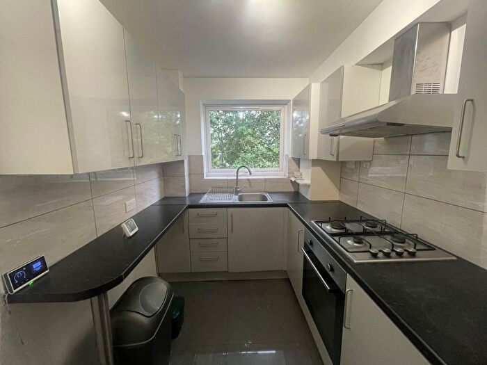 1 Bedroom Flat To Rent In Huxley Close, Northolt, UB5