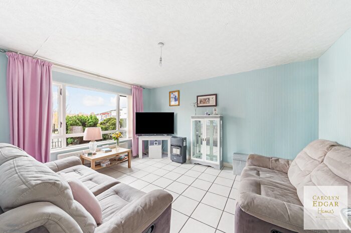 3 Bedroom Terraced House For Sale In Ashmount Park, Lisburn, County Antrim, BT27