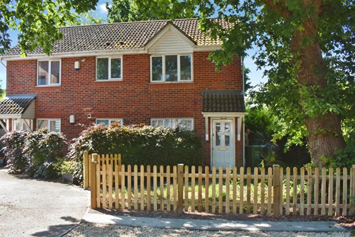 2 Bedroom Maisonette For Sale In Coracle Close, Warsash, SO31