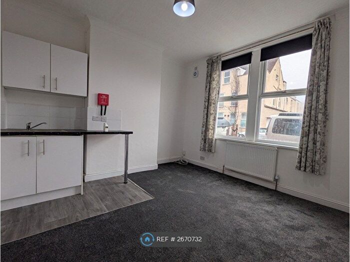 4 Bedroom Studio To Rent In Avonmouth, Bristol, BS11