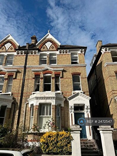 2 Bedroom Flat To Rent In B, Surbiton Surrey, KT6