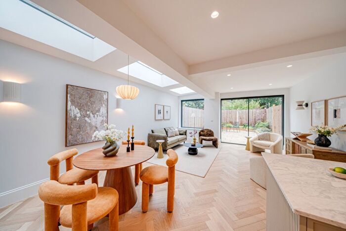2 Bedroom Flat For Sale In Bravington Road, W9