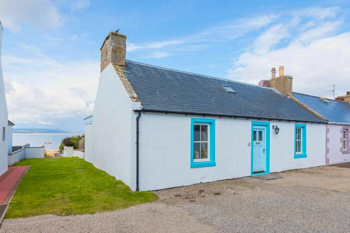 3 Bedroom Semi-Detached House For Sale In Chapel Hill, Portmahomack, Tain, IV20
