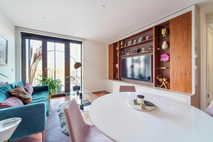 2 Bedroom Flat To Rent In Ambassador Building, Embassy Gardens, London, SW8