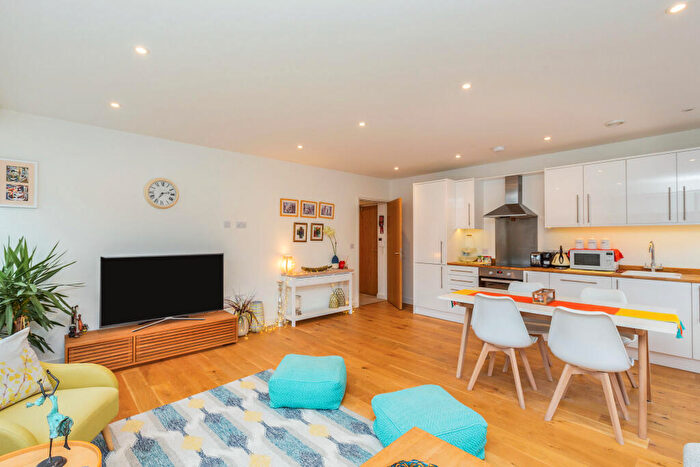 2 Bedroom Apartment To Rent In Barclay House, Summertown, OX2