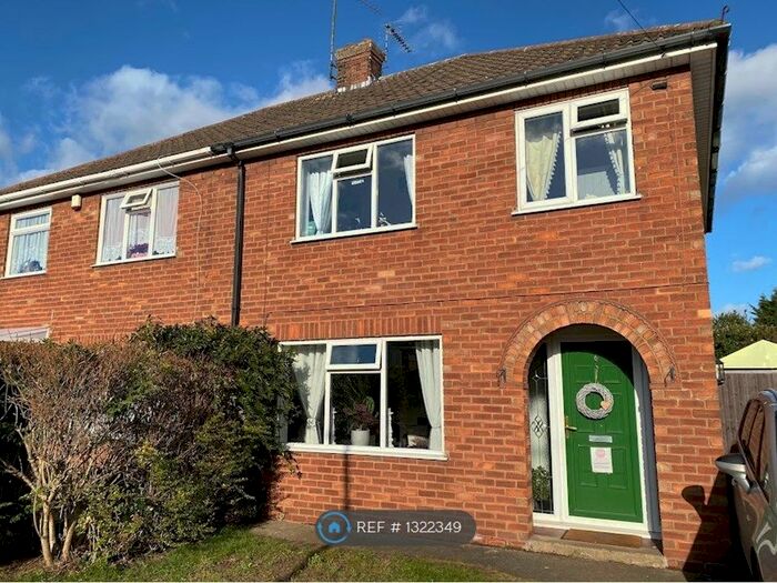 3 Bedroom Semi-Detached House To Rent In St. Margarets Gardens, Lincoln LN6