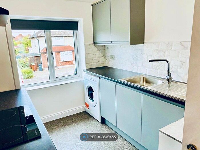 1 Bedroom Maisonette To Rent In Wren Road, Dagenham, RM9