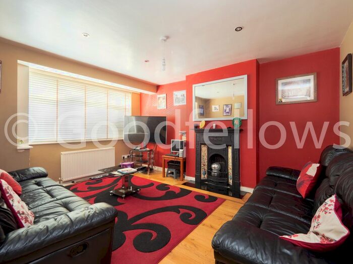 3 Bedroom Detached House To Rent In Elm Gardens, Mitcham, Surrey, CR4