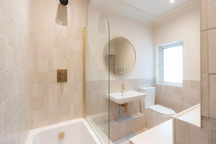 3 Bedroom End Of Terrace House For Sale In Essex Road, Southsea, PO4
