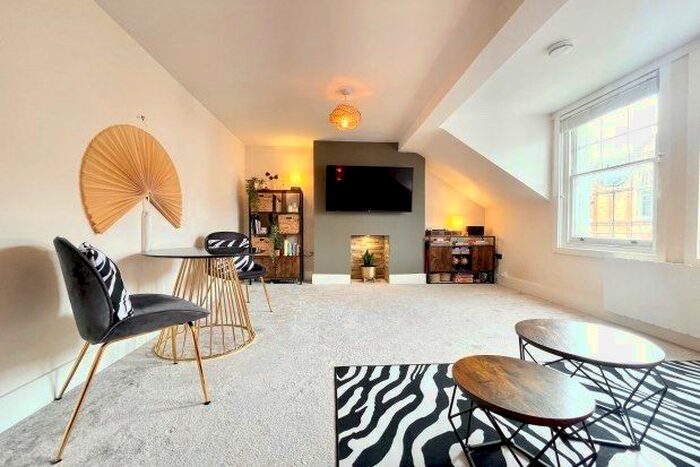 1 Bedroom Flat To Rent In East Street, Bromley, BR1