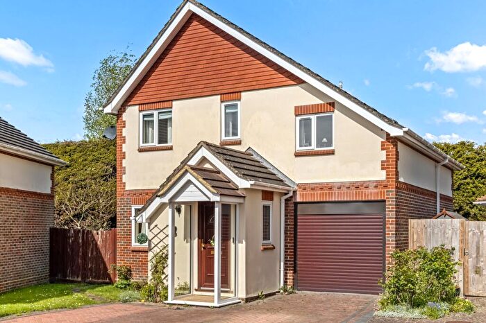 4 Bedroom Detached House For Sale In Saxon Close, Billingshurst, RH14